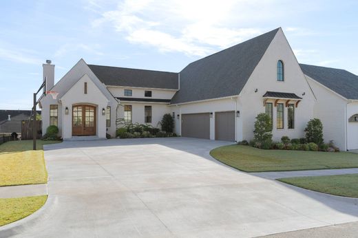 Vrijstaand huis in Edmond, Oklahoma County