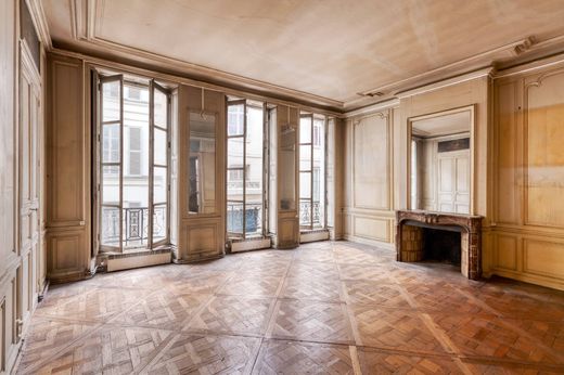 Apartment in Tour Eiffel, Invalides – Ecole Militaire, Saint-Thomas d’Aquin, Paris