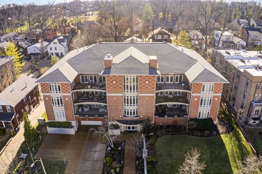Apartment / Etagenwohnung in University City, Saint Louis County