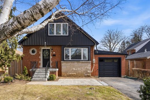 Einfamilienhaus in Dundas, Regional Municipality of Niagara