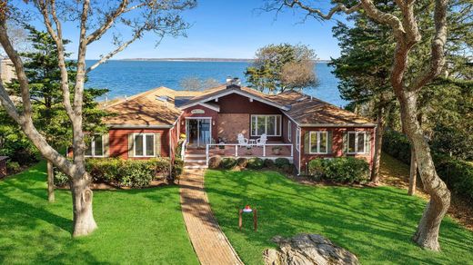 Detached House in East Hampton, Suffolk County