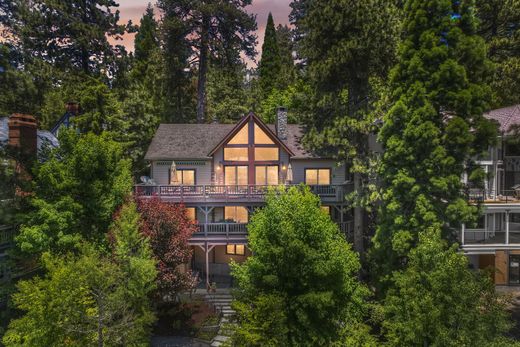 Luxury home in Lake Arrowhead, San Bernardino County