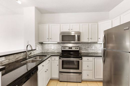 Apartment / Etagenwohnung in Minneapolis, Hennepin County