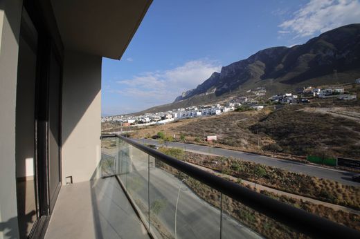 Apartment / Etagenwohnung in Santa Catarina, Nuevo León