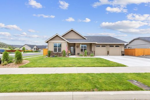 Luxury home in Prineville, Crook County