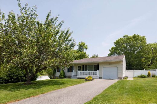 Casa Unifamiliare a Laurel, Suffolk County