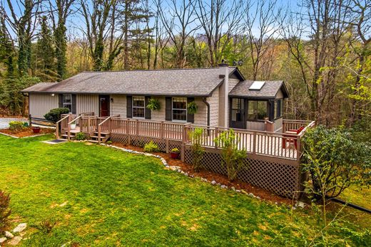 Detached House in Pisgah Forest, Transylvania County