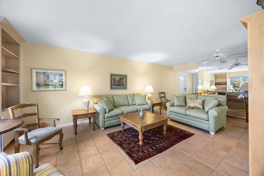 Apartment / Etagenwohnung in Naples, Collier County