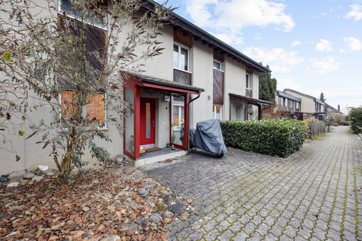 独立式房屋  Lyss, Seeland District