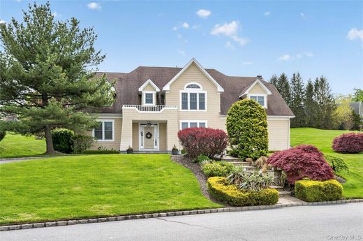 Detached House in Glen Cove, Nassau County
