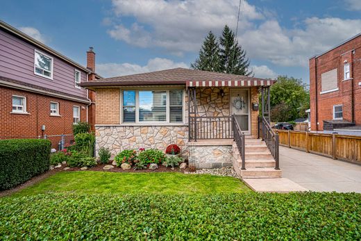 Detached House in Hamilton, Ontario