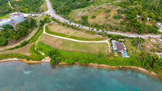 Land in Lucea, Lucea West