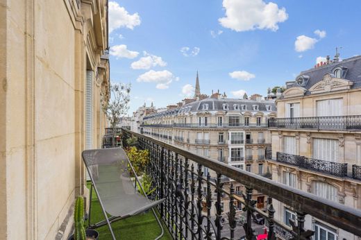 Apartment in Champs-Elysées, Madeleine, Triangle d’or, Paris