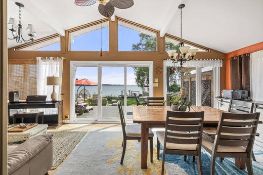Country House in Thousand Islands, Ontario
