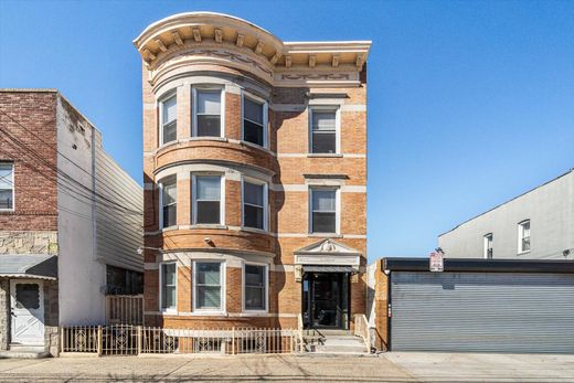 Appartamento a Astoria, Queens County