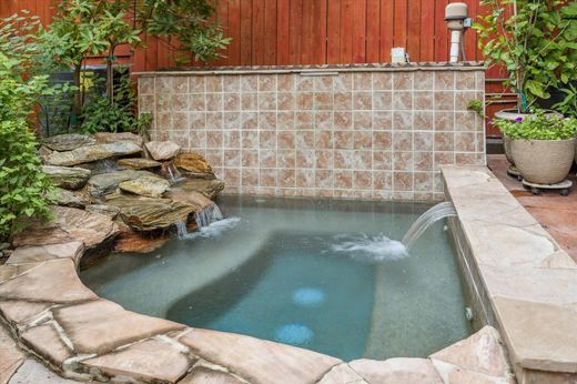 Townhouse in Houston, Harris County