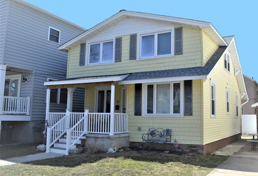 Detached House in Ventnor City, Atlantic County