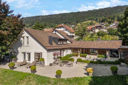 Vrijstaand huis in Villars-Burquin, Jura-Nord vaudois District