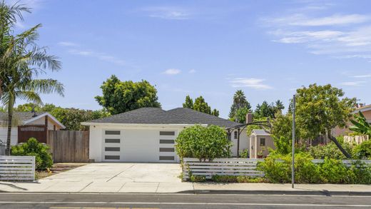 East Palo Alto, San Mateo Countyの一戸建て住宅