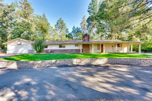 Angwin, Napa Countyの一戸建て住宅