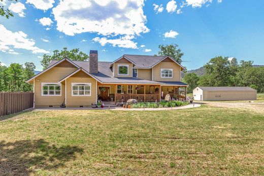 Luxury home in Eagle Point, Jackson County