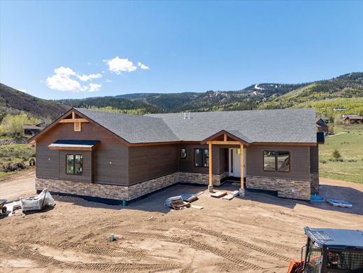 Detached House in Oak Creek, Routt County