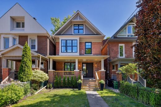 Detached House in Toronto, Ontario