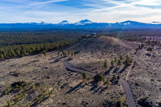 Sisters, Deschutes Countyの土地