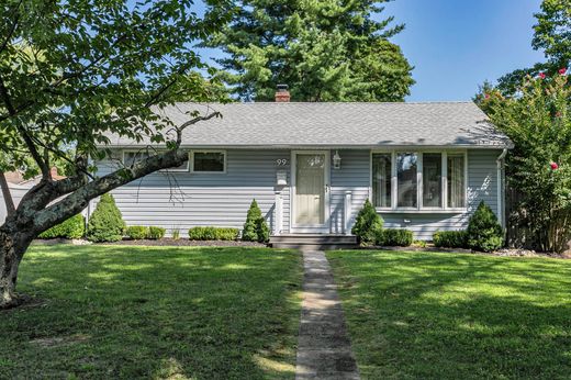 Detached House in Shrewsbury, Monmouth County