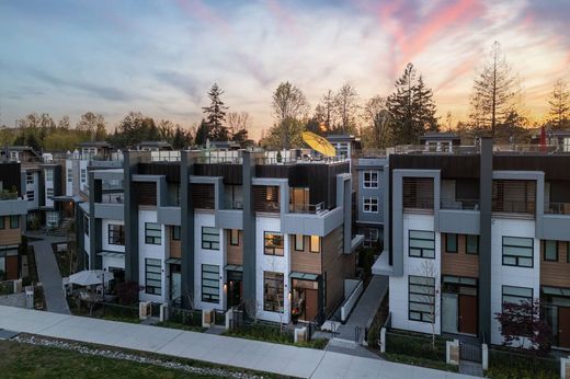 Apartment in North Vancouver, Metro Vancouver Regional District