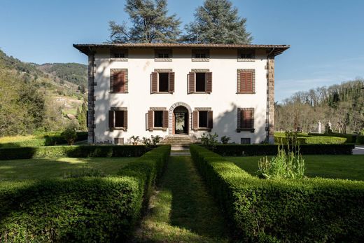 Villa a Pescaglia, Lucca