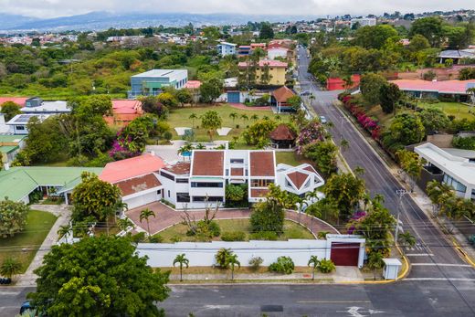 Vrijstaand huis in Curridabat, Provincia de San José