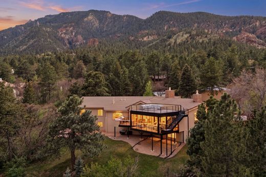 Luxury home in Colorado Springs, El Paso County