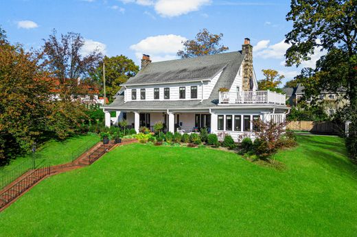 Detached House in Pelham, Westchester County