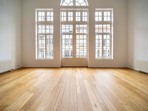 Apartment / Etagenwohnung in Ixelles/Elsene, Region Brüssel-Hauptstadt