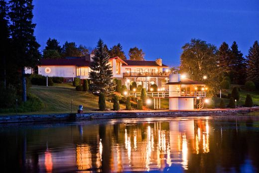 Частный Дом, Saint-Félicien, Saguenay/Lac-Saint-Jean