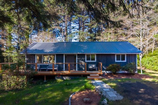 Luxury home in Yachats, Lincoln County