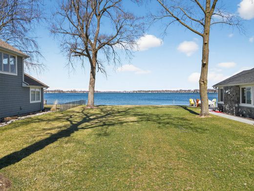 Land in Syracuse, Kosciusko County