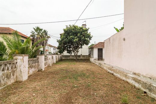 Detached House in Lisbon