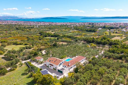 단독 저택 / Split, Grad Split