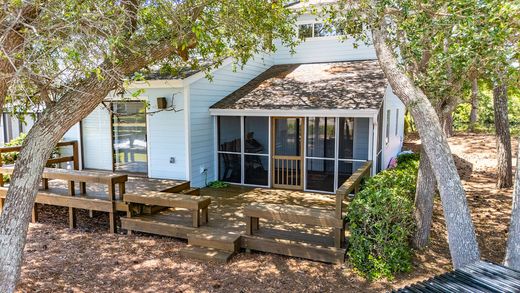 Apartment in Pine Knoll Shores, Carteret County