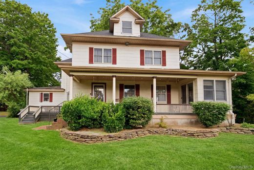 Detached House in Huntington, Suffolk County