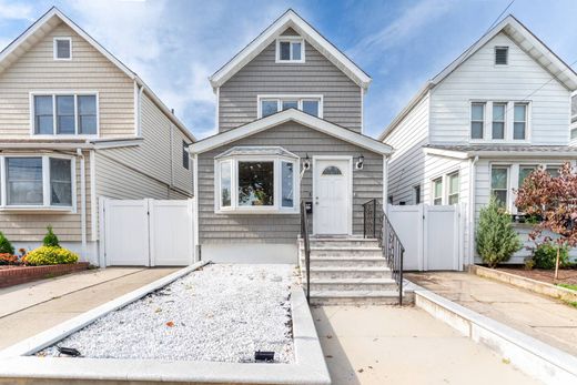 Detached House in Forest Hills, Queens