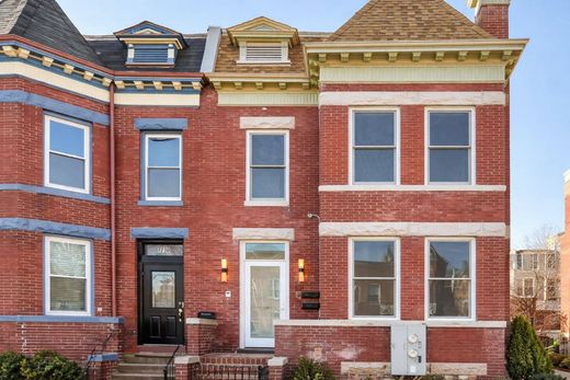 Duplex in Washington, Washington County