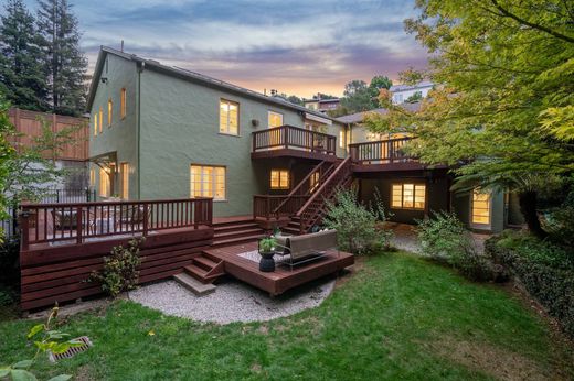 Detached House in Oakland, Alameda County