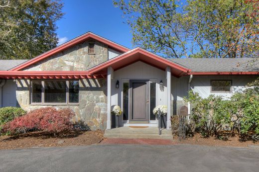 Detached House in Newport, Newport County