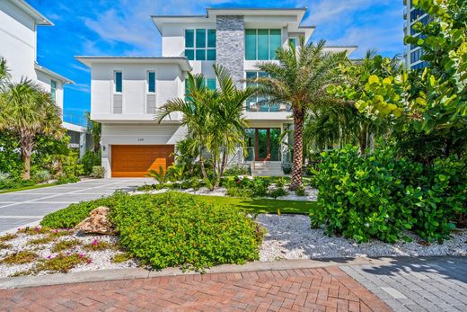 Detached House in Hutchinson Island South, Saint Lucie County