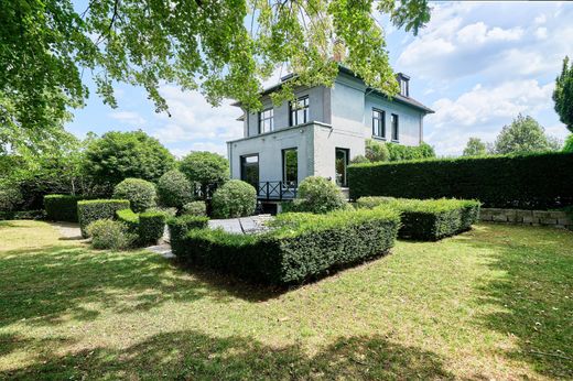 Yarɪ müstakil ev Hem, North