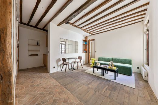Apartment in Tour Eiffel, Invalides – Ecole Militaire, Saint-Thomas d’Aquin, Paris