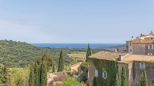 Apartment / Etagenwohnung in Ramatuelle, Var